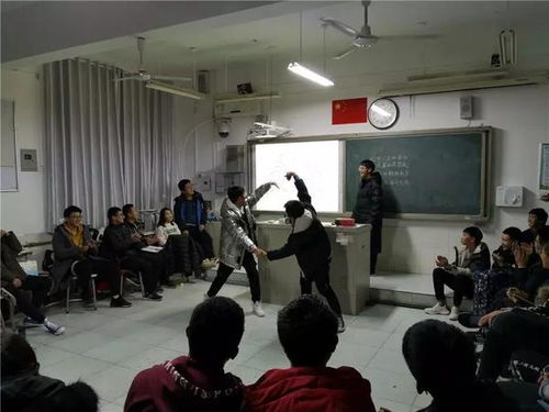 辭舊迎新展風(fēng)采，藝術(shù)交流促成長(zhǎng)——鄭州外國(guó)語(yǔ)學(xué)校成功舉辦班級(jí)文藝晚會(huì)暨文化藝術(shù)交流活動(dòng)